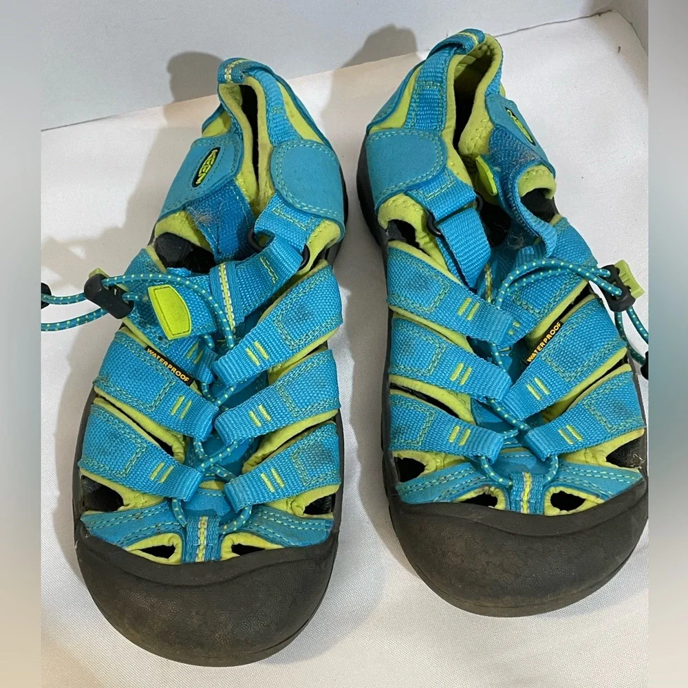 KEEN Newport Youth Aqua Blue / Lime‎ Green Water Sandals YOUTH SIZE 4 hiking